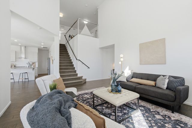 5039 AMBERMONT DR, Herriman, UT 84096