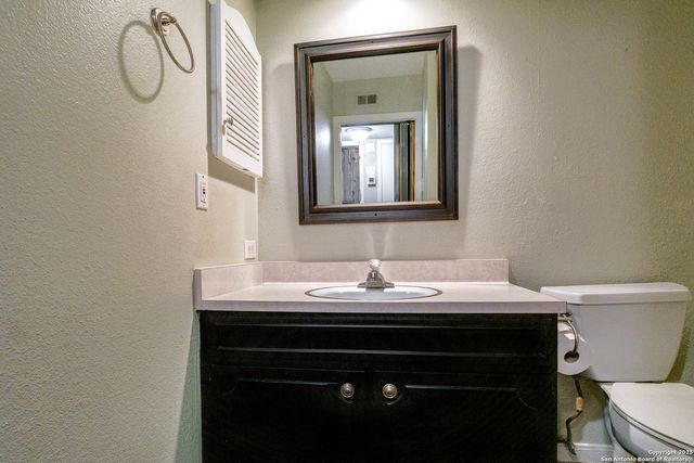 102 Vassar Ln Apt 4, San Antonio, TX 78212