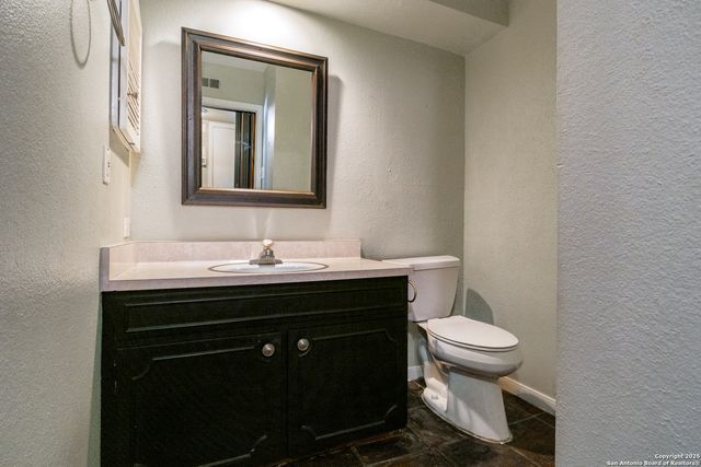 102 Vassar Ln Apt 4, San Antonio, TX 78212