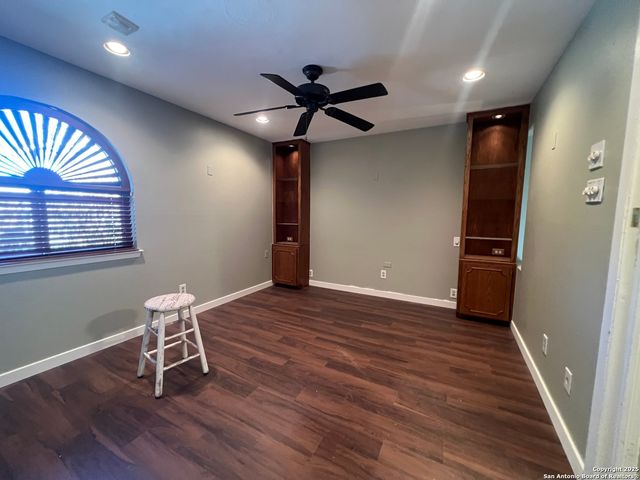 102 Vassar Ln Apt 4, San Antonio, TX 78212