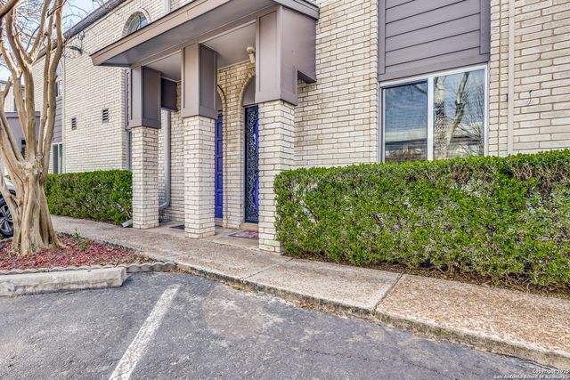 102 Vassar Ln Apt 4, San Antonio, TX 78212