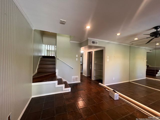 102 Vassar Ln Apt 4, San Antonio, TX 78212