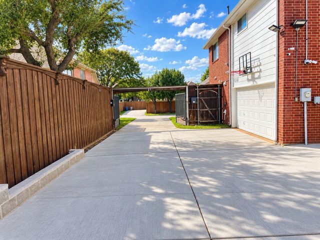 3832 Leon Drive, Carrollton, TX 75010