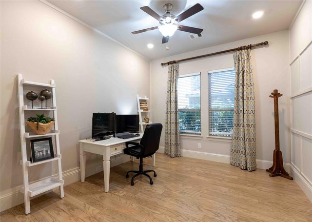 6 Canopy Green Drive, Tomball, TX 77375