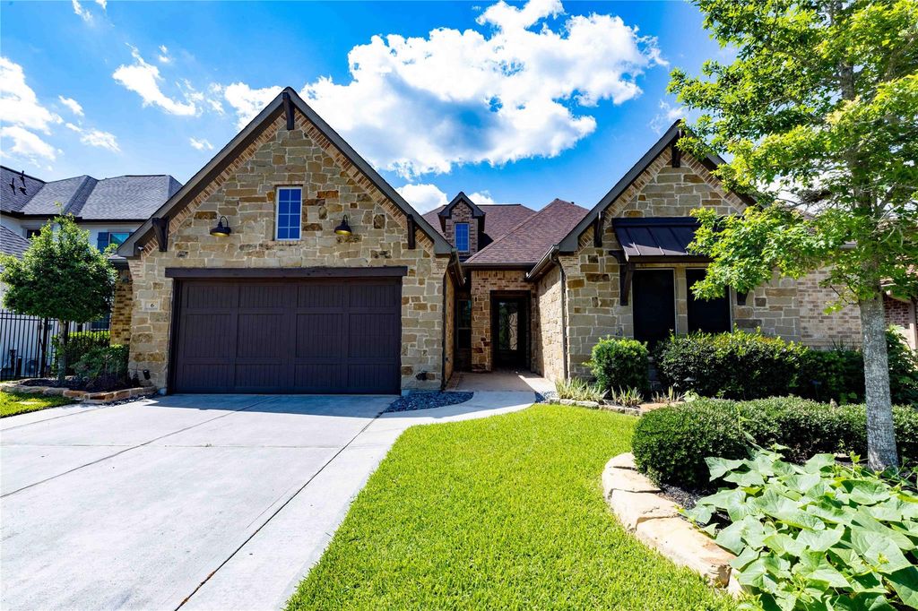 6 Canopy Green Drive, Tomball, TX 77375