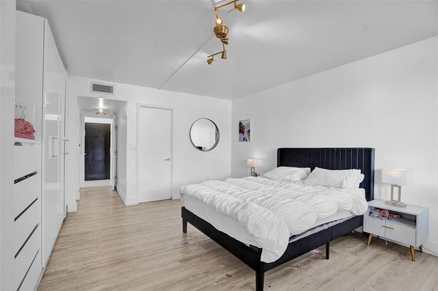 2801 NE 183rd Street 101W, Aventura, FL 33160