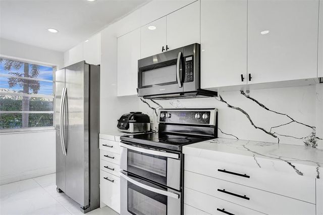 2801 NE 183rd Street 101W, Aventura, FL 33160