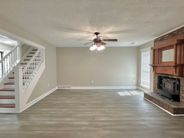 6043 TALL WILLOW DR, Memphis, TN 38141