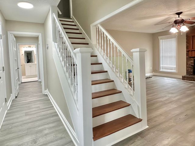 6043 TALL WILLOW DR, Memphis, TN 38141