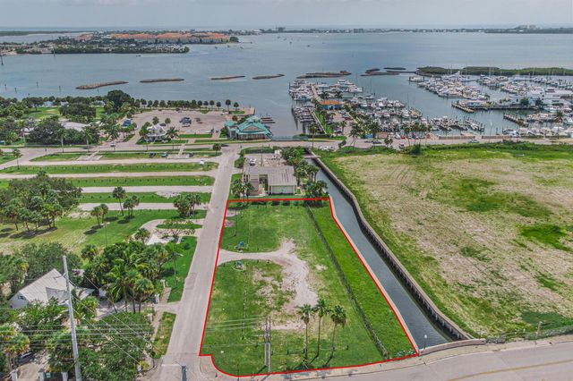 155 Kings Lane, Fort Pierce, FL 34950