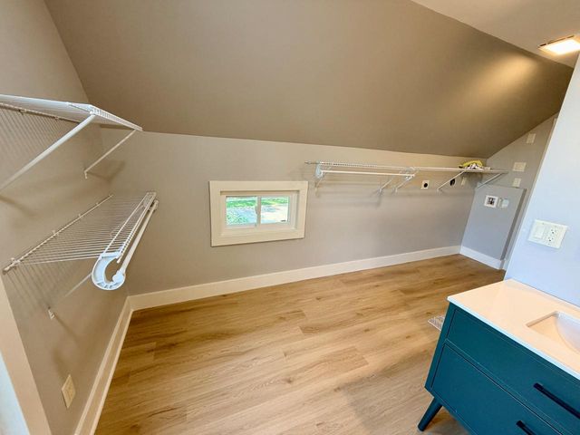 300 W Chestnut STREET, Burlington, WI 53105
