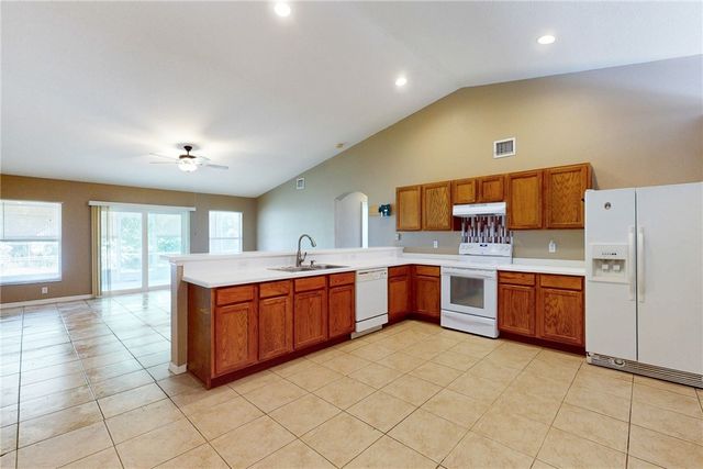8465 101st Avenue, Vero Beach, FL 32967