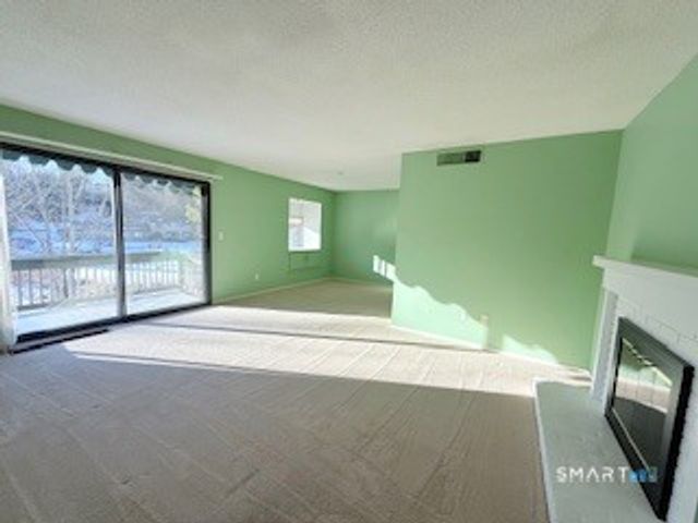 318 Heritage Village E, Southbury, CT 06488