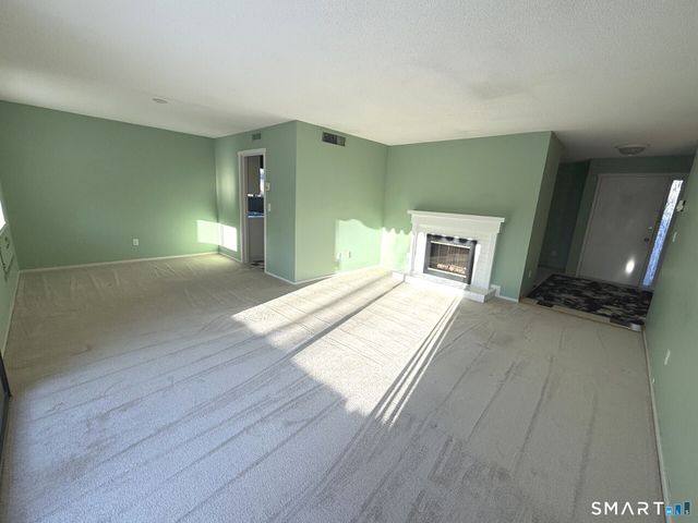 318 Heritage Village E, Southbury, CT 06488