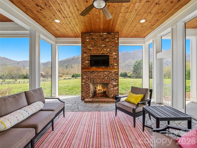 5 Sweetgrass Lane, Fletcher, NC 28732