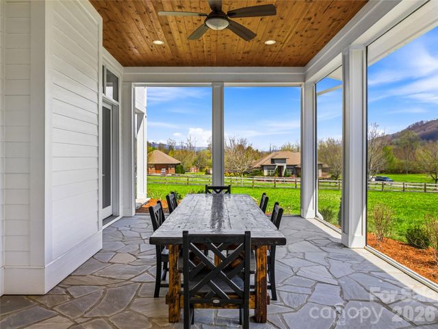 5 Sweetgrass Lane, Fletcher, NC 28732