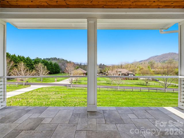 5 Sweetgrass Lane, Fletcher, NC 28732