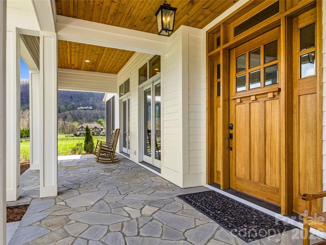 5 Sweetgrass Lane, Fletcher, NC 28732
