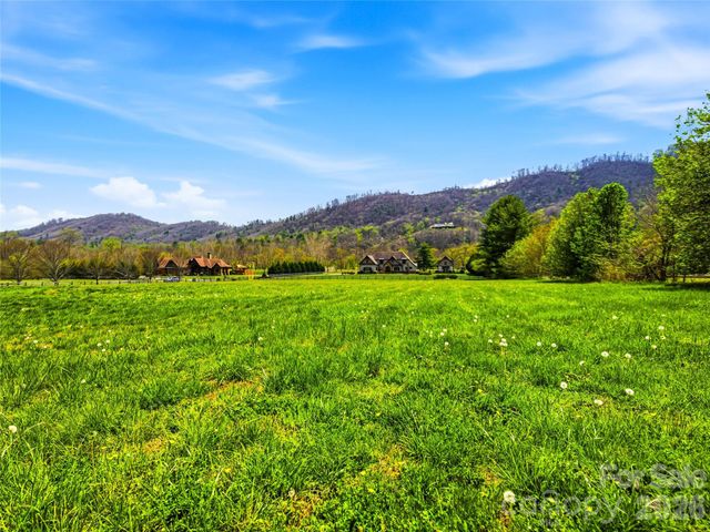 5 Sweetgrass Lane, Fletcher, NC 28732