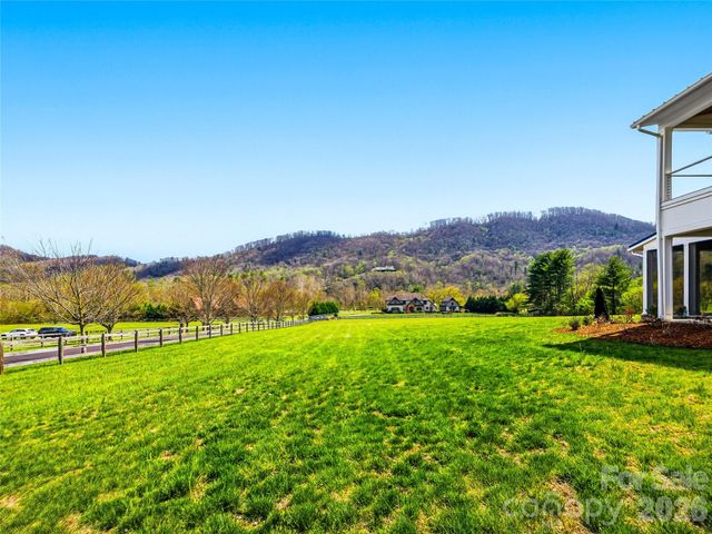 5 Sweetgrass Lane, Fletcher, NC 28732