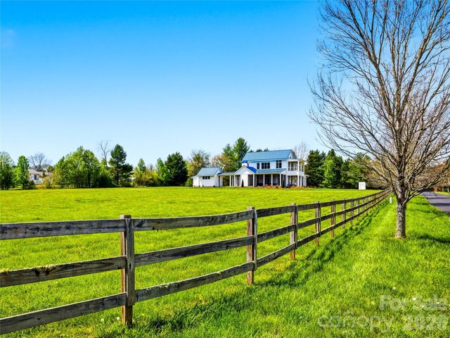 5 Sweetgrass Lane, Fletcher, NC 28732
