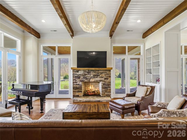 5 Sweetgrass Lane, Fletcher, NC 28732