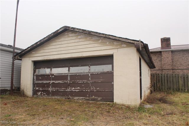 329 Rockdale Drive, Follansbee, WV 26037