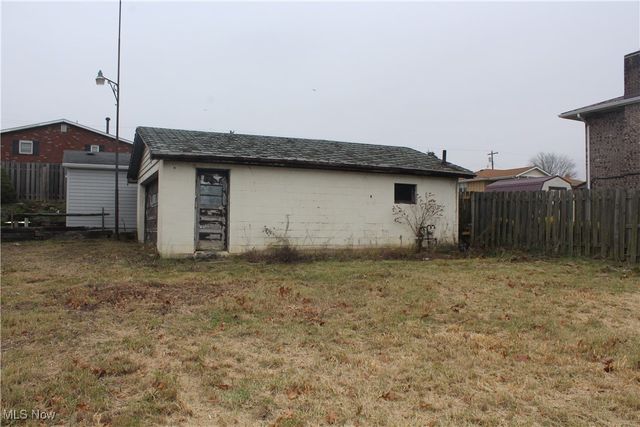 329 Rockdale Drive, Follansbee, WV 26037