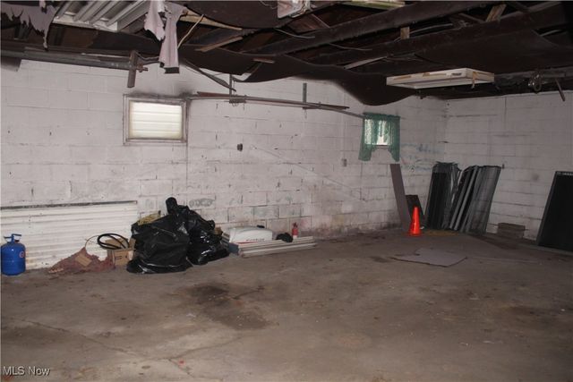 329 Rockdale Drive, Follansbee, WV 26037