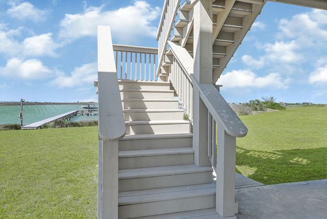 747 Waypoint Drive, Palacios, TX 77465