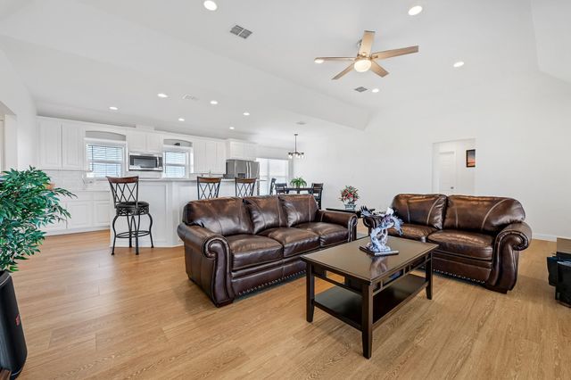 747 Waypoint Drive, Palacios, TX 77465