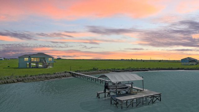 747 Waypoint Drive, Palacios, TX 77465