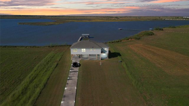 747 Waypoint Drive, Palacios, TX 77465