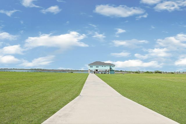 747 Waypoint Drive, Palacios, TX 77465