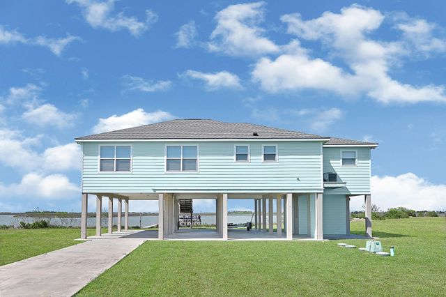 747 Waypoint Drive, Palacios, TX 77465