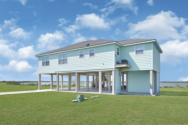 747 Waypoint Drive, Palacios, TX 77465