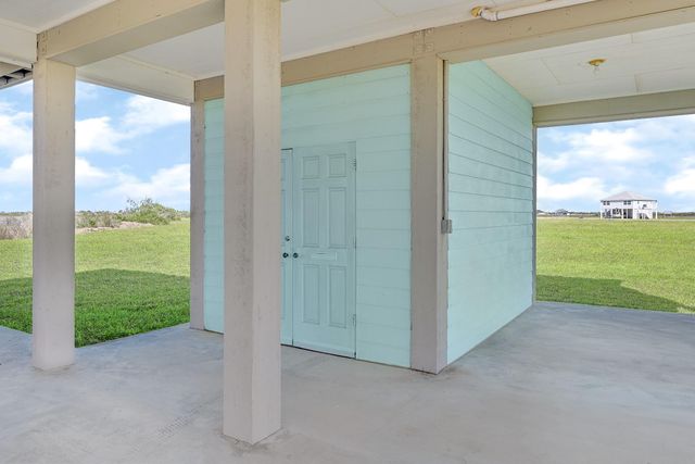 747 Waypoint Drive, Palacios, TX 77465