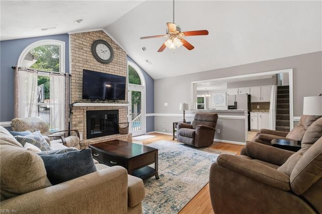 616 Royal Grant DR, Chesapeake, VA 23322