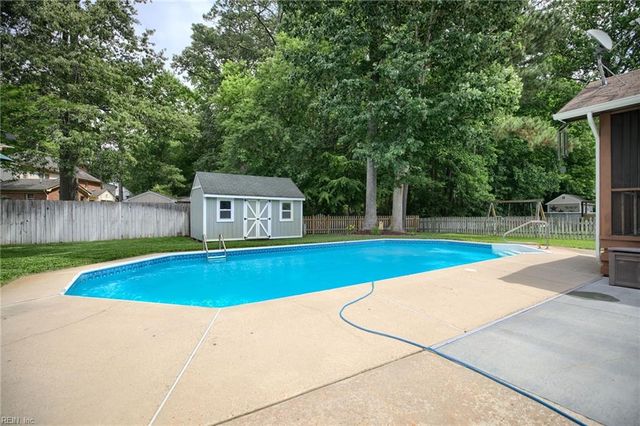 616 Royal Grant DR, Chesapeake, VA 23322