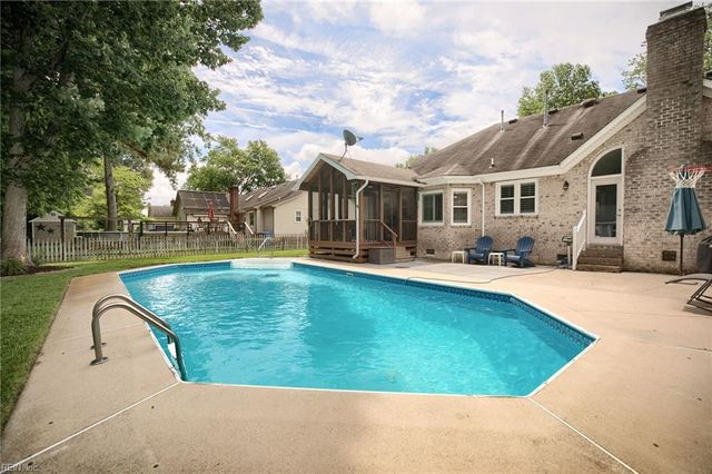 616 Royal Grant DR, Chesapeake, VA 23322
