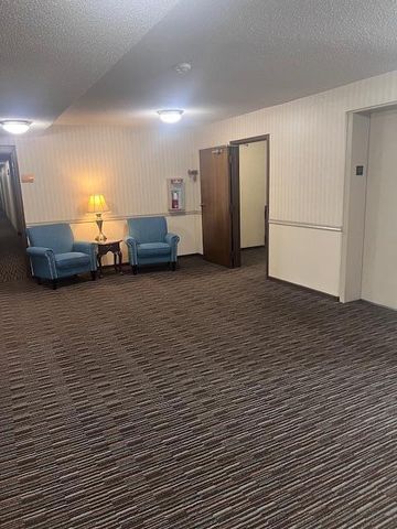 2800 Hillsboro Avenue N 111, New Hope, MN 55427