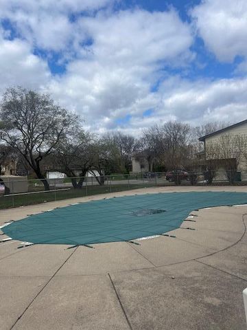 2800 Hillsboro Avenue N 111, New Hope, MN 55427