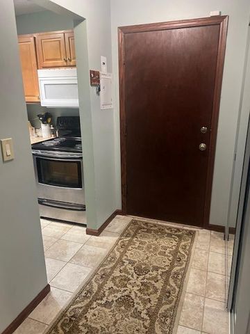 2800 Hillsboro Avenue N 111, New Hope, MN 55427