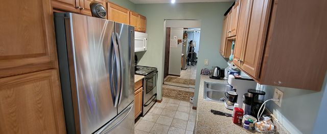 2800 Hillsboro Avenue N 111, New Hope, MN 55427