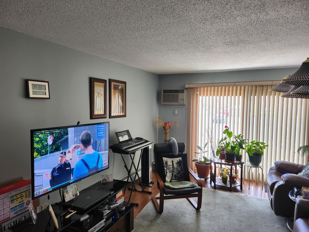 2800 Hillsboro Avenue N 111, New Hope, MN 55427 — photo 2