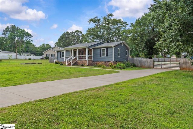 13 Williams Road, Taylors, SC 29687