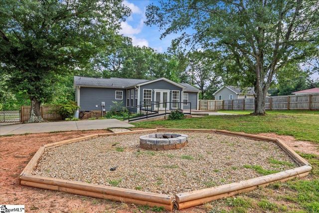 13 Williams Road, Taylors, SC 29687
