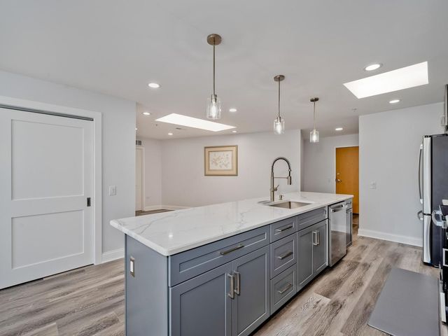 1800 Dewes Street 305, Glenview, IL 60025