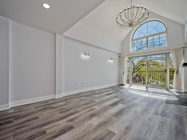 1800 Dewes Street 305, Glenview, IL 60025