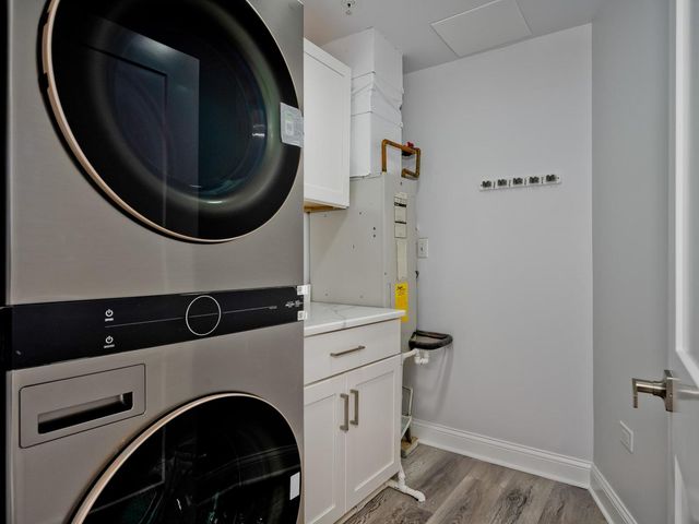 1800 Dewes Street 305, Glenview, IL 60025